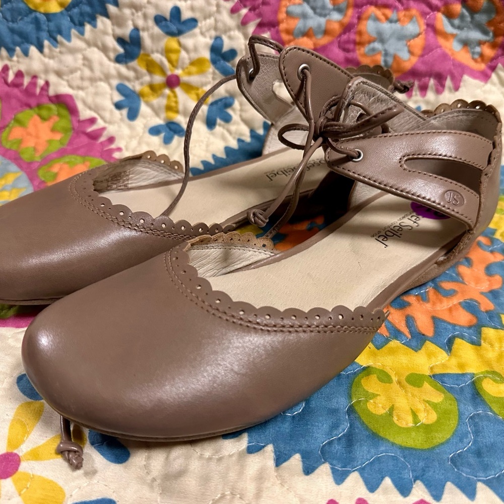 Josef Seibel Flats, never worn